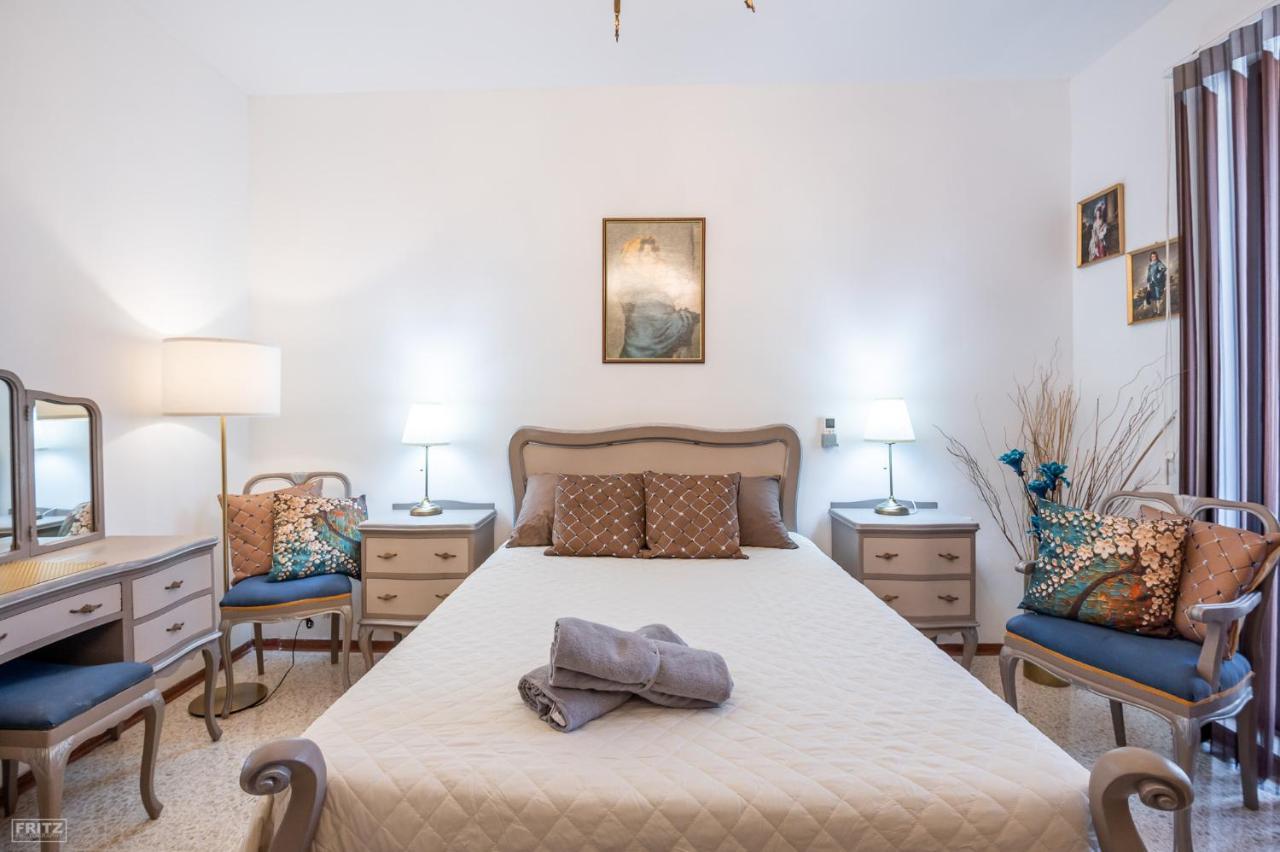 Close To Airport - Private Room With Private Bathroom Adults Only Gudja Esterno foto