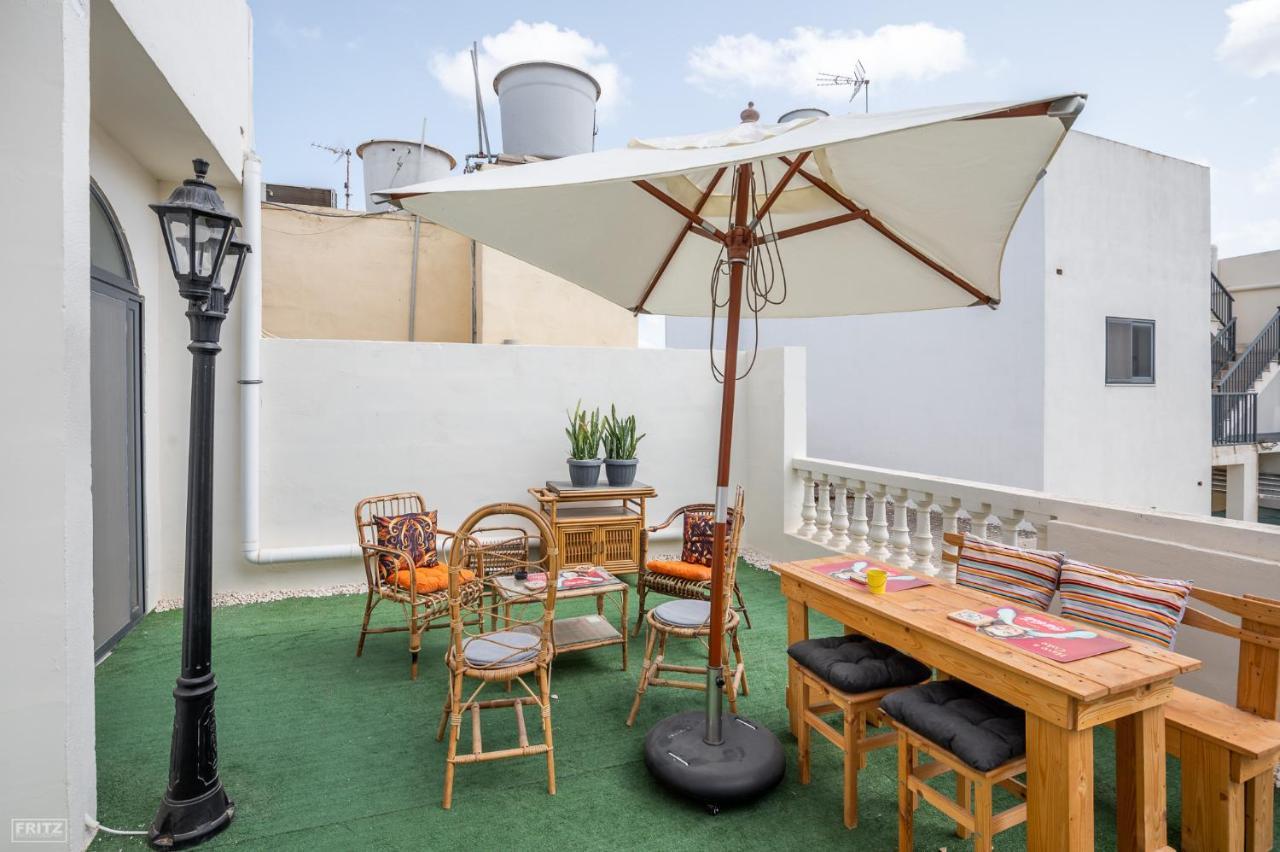 Close To Airport - Private Room With Private Bathroom Adults Only Gudja Esterno foto