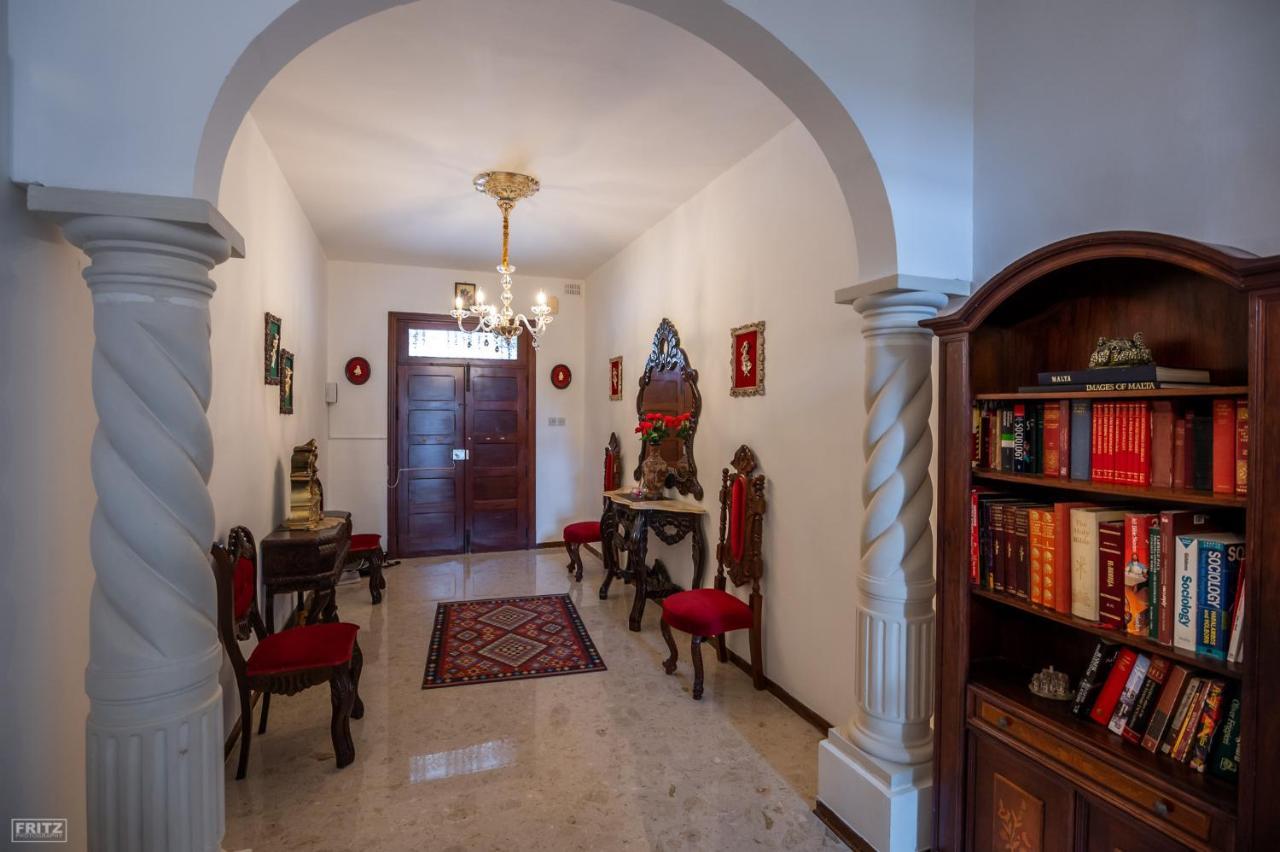 Close To Airport - Private Room With Private Bathroom Adults Only Gudja Esterno foto